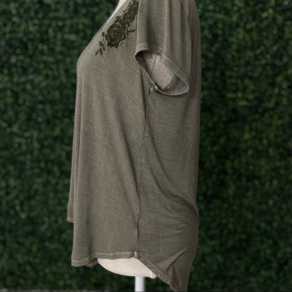 American Eagle Top - Picture 6 of 9